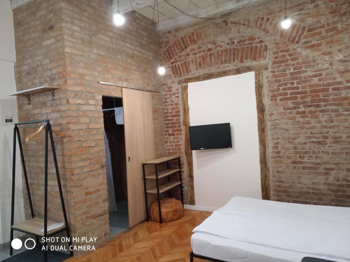 Gogol 14 Апартаменти В Історичному Центрі Міста Uzjhorod Eksteriør bilde